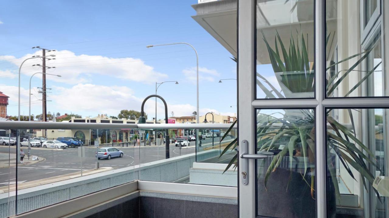 Semaphore Splash Apartments Port Adelaide Екстериор снимка