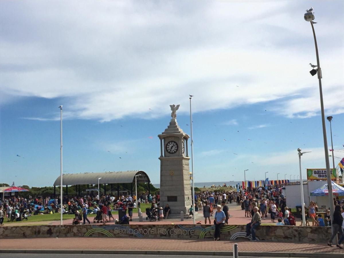 Semaphore Splash Apartments Port Adelaide Екстериор снимка